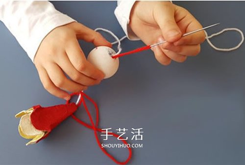 雞蛋托做娃娃的方法 廢物利用DIY人偶娃娃掛飾 -  itrip.net.cn