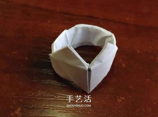 情人間的浪漫小手工：一張紙折愛(ài)心戒指圖解 -  itrip.net.cn