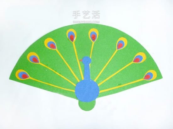 簡單的幼兒園手工小制作 用卡紙拼貼孔雀開屏 -  itrip.net.cn