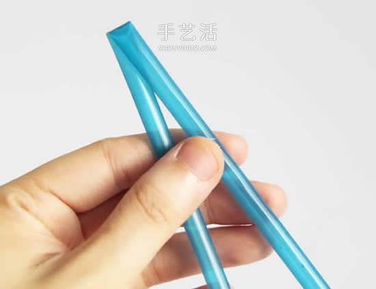 吸管編花的圖解教程 插入花瓶做成漂亮插花 -  itrip.net.cn