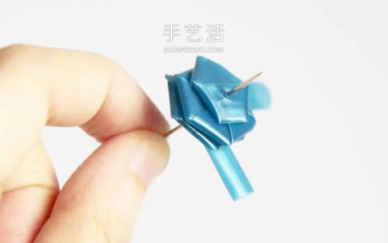 吸管編花的圖解教程 插入花瓶做成漂亮插花 -  itrip.net.cn