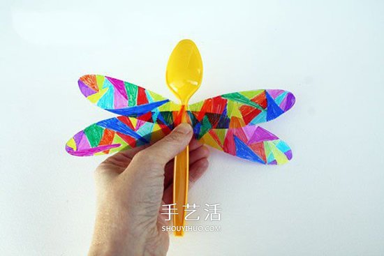 幼兒園廢物利用小制作 用一次性勺子做蜻蜓 -  itrip.net.cn