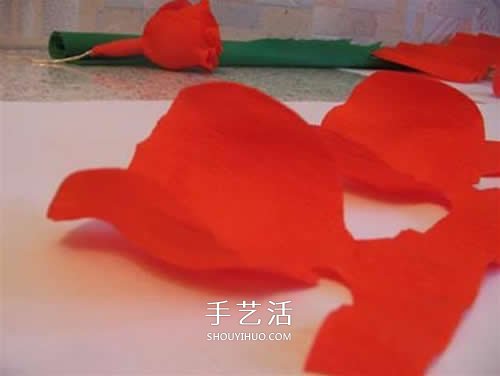 皺紋紙做花：漂亮紙玫瑰花的制作方法圖解 -  itrip.net.cn