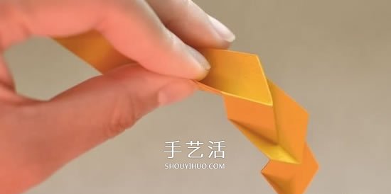 卡紙折手鐲的圖解教程 教你折出立體幾何手鐲 -  itrip.net.cn