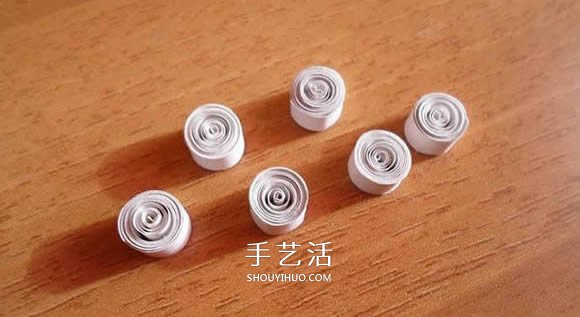 詳細(xì)的雪花衍紙教程圖解 DIY美麗的新年掛飾 -  itrip.net.cn