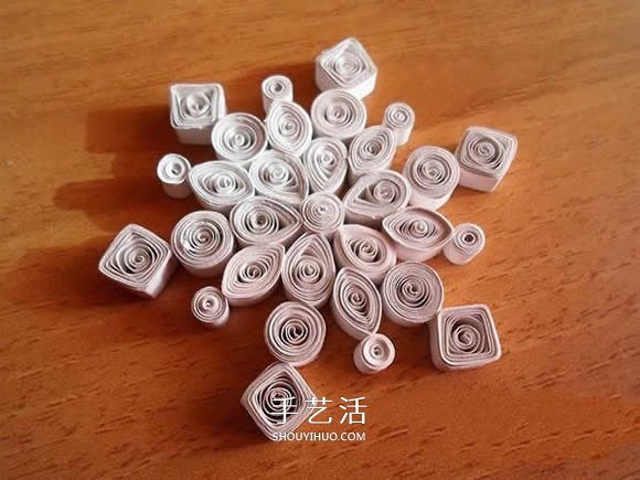 詳細(xì)的雪花衍紙教程圖解 DIY美麗的新年掛飾 -  itrip.net.cn
