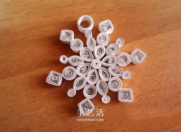 詳細(xì)的雪花衍紙教程圖解 DIY美麗的新年掛飾 -  itrip.net.cn
