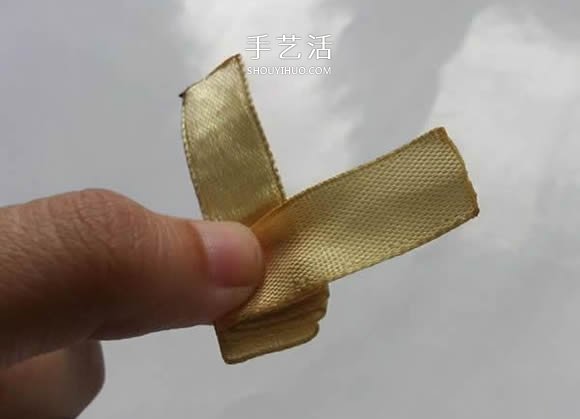 緞帶折疊玫瑰花的折法 DIY好看的玫瑰花戒圖解 -  itrip.net.cn