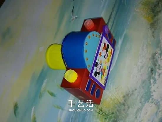 幼兒園手工作品圖片 廢物利用做的漂亮相機(jī) -  itrip.net.cn