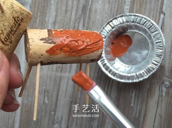 圣誕馴鹿掛飾手工制作 簡(jiǎn)單的紅酒瓶塞利用 -  itrip.net.cn