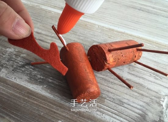 圣誕馴鹿掛飾手工制作 簡(jiǎn)單的紅酒瓶塞利用 -  itrip.net.cn