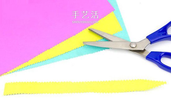 幼兒園做小鳥(niǎo)的教程 卷紙筒小鳥(niǎo)手工制作 -  itrip.net.cn