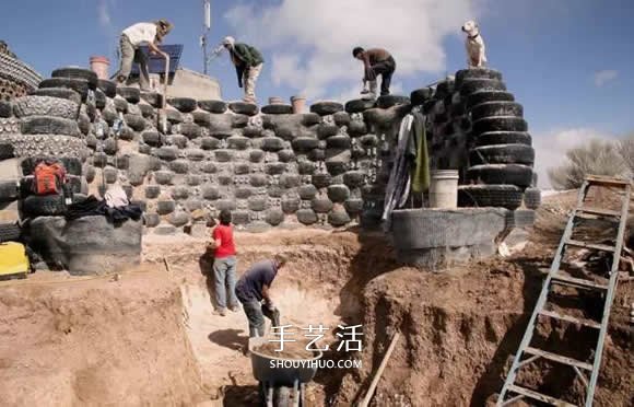 倡導(dǎo)保護(hù)環(huán)境！這位七旬老人收集垃圾建房子 -  itrip.net.cn
