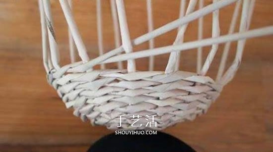 用報紙編織蘑菇的方法圖解 逼真又可愛！ -  itrip.net.cn