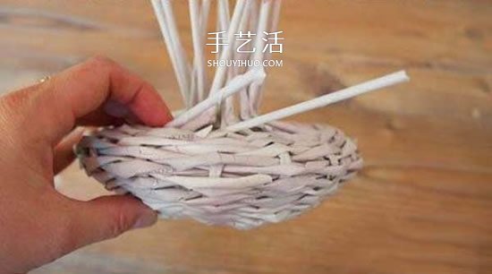 用報紙編織蘑菇的方法圖解 逼真又可愛！ -  itrip.net.cn