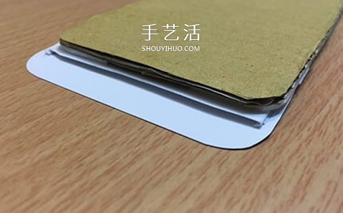 小伙子紙糊iPhone手機送女友 屏幕還能滑動！ -  itrip.net.cn