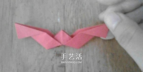 手工星空花球的折法圖解 就像鏤空的發(fā)光星星 -  itrip.net.cn