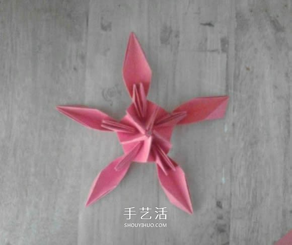 手工星空花球的折法圖解 就像鏤空的發(fā)光星星 -  itrip.net.cn