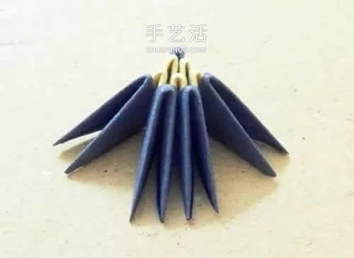 三角插小魚折法圖解 簡單熱帶小魚用三角插做 -  itrip.net.cn
