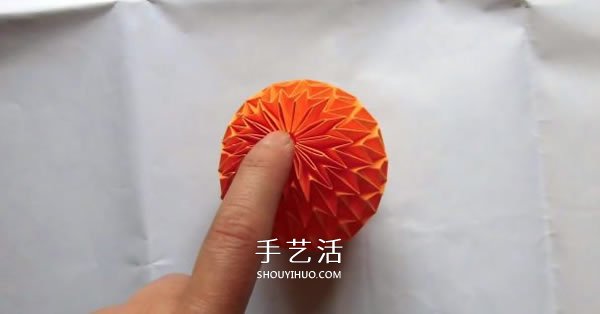 怎么折變形球的方法 彈力變形球的折法圖解 -  itrip.net.cn