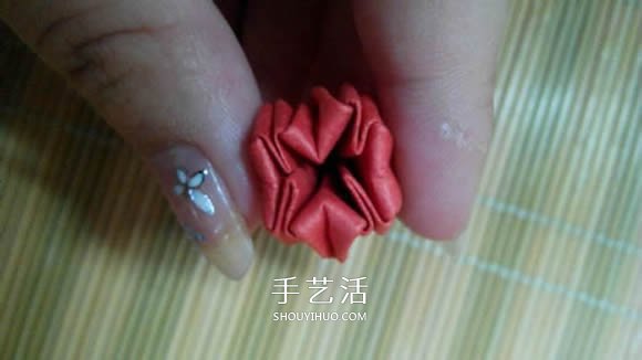 即將完全開(kāi)花的荷花的折紙方法圖解過(guò)程 -  itrip.net.cn