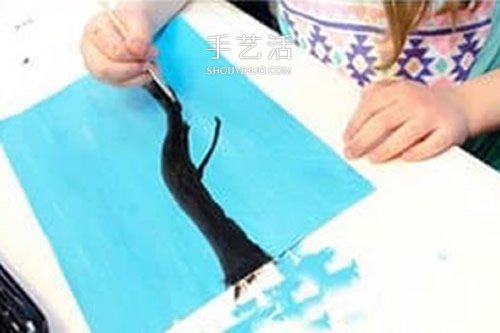 巧用棉花作畫！幼兒手工櫻花樹賀卡制作方法 -  itrip.net.cn