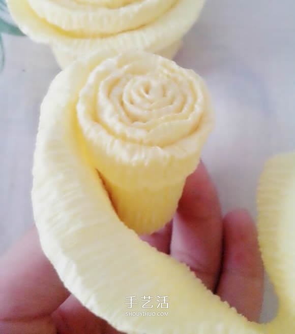 超像蛋糕的花朵！皺紋紙手工制作蛋糕花圖解 -  itrip.net.cn