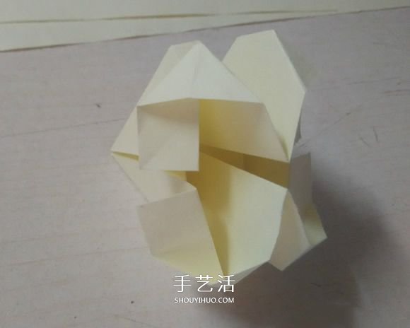 可以隨意翻內(nèi)翻外！變換紙花球折紙方法圖解 -  itrip.net.cn