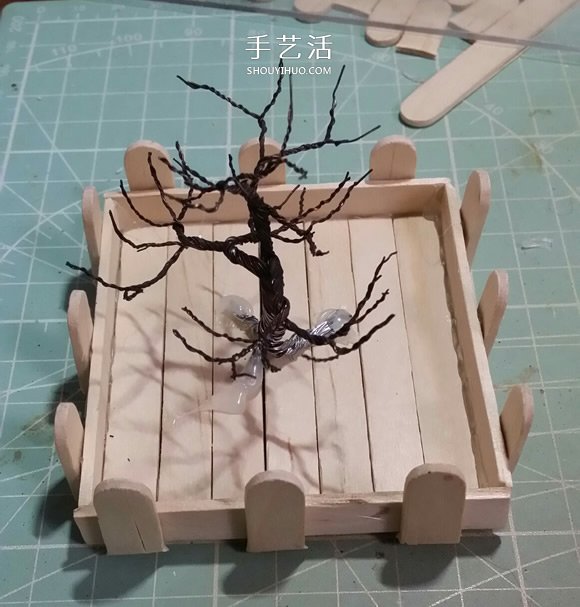 瞅瞅教你做：用細鐵絲制作漂亮的大樹裝飾品 -  itrip.net.cn