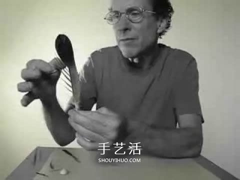 他用鳥毛進行雕刻 百萬人爭相收藏他的作品  -  itrip.net.cn