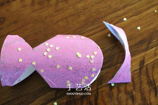 衛(wèi)生紙筒做小魚(yú)的方法 簡(jiǎn)單幼兒園廢物利用DIY -  itrip.net.cn