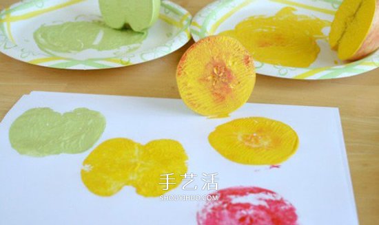 用一只真正的蘋果做！可愛蘋果賀卡的制作方法 -  itrip.net.cn