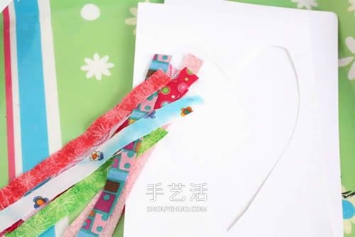 彩色膠帶紙手工制作漂亮愛心卡片的方法 -  itrip.net.cn