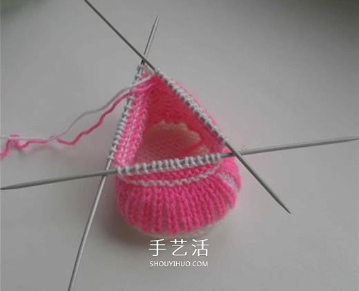 女寶寶保暖毛線鞋編織圖解 帶扣帶和花朵裝飾 -  itrip.net.cn