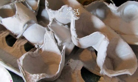 幼兒園簡易風(fēng)鈴的做法 雞蛋托廢物利用做風(fēng)鈴 -  itrip.net.cn