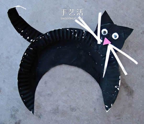 紙盤環(huán)保小制作 幼兒園手工做小黑貓的教程 -  itrip.net.cn
