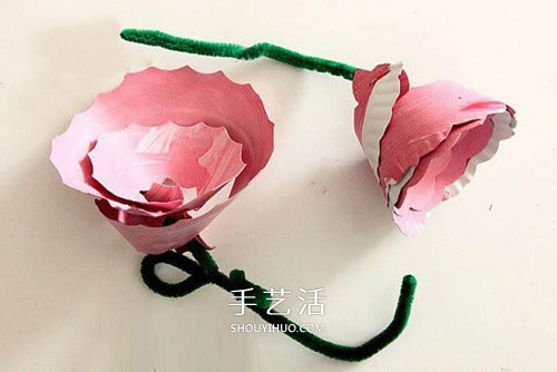 紙盤創(chuàng)意利用小制作 手工做立體玫瑰花圖解 -  itrip.net.cn