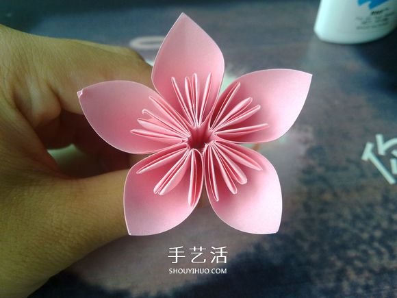 肯定學(xué)得會(huì)！超簡(jiǎn)單五瓣櫻花的折紙方法步驟 -  itrip.net.cn