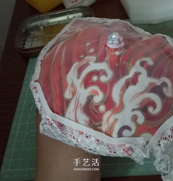 瞅瞅帶你做：用一點(diǎn)點(diǎn)布和牙簽給娃娃做小傘 -  itrip.net.cn