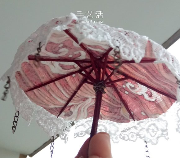 瞅瞅帶你做：用一點(diǎn)點(diǎn)布和牙簽給娃娃做小傘 -  itrip.net.cn