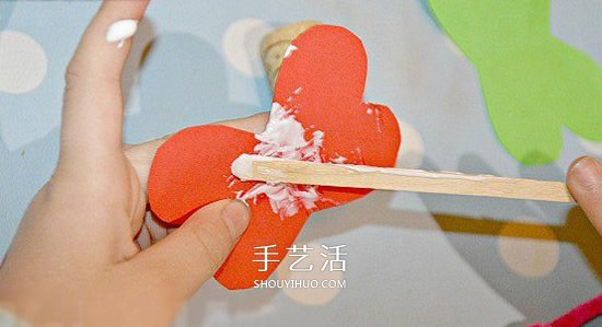 紅酒瓶塞做蝴蝶 簡單幼兒環(huán)保手工制作教程 -  itrip.net.cn