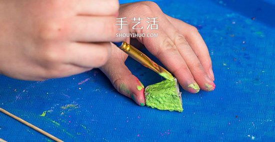 雞蛋托和蛋糕紙廢物利用 手工做美麗康乃馨 -  itrip.net.cn