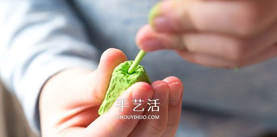 雞蛋托和蛋糕紙廢物利用 手工做美麗康乃馨 -  itrip.net.cn
