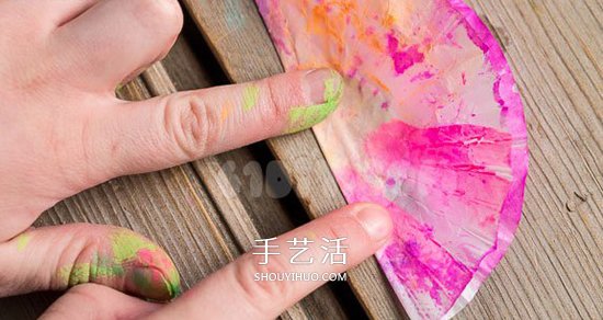 雞蛋托和蛋糕紙廢物利用 手工做美麗康乃馨 -  itrip.net.cn