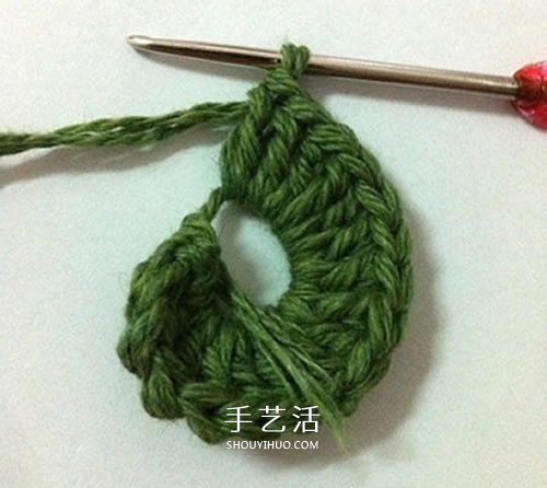 毛線編織蓮花胸針的方法 鉤針荷花胸花的編法 -  itrip.net.cn