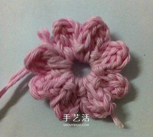 毛線編織蓮花胸針的方法 鉤針荷花胸花的編法 -  itrip.net.cn