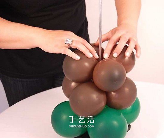 氣球造型大樹手工制作 植樹節(jié)用氣球做大樹 -  itrip.net.cn