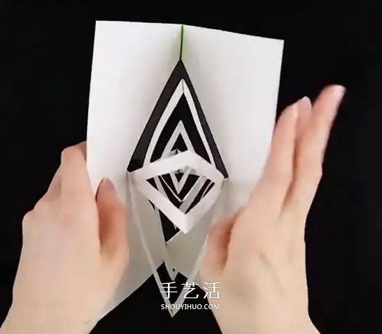只用一張卡紙做3D旋轉裝置 打開閉合就會轉動 -  itrip.net.cn