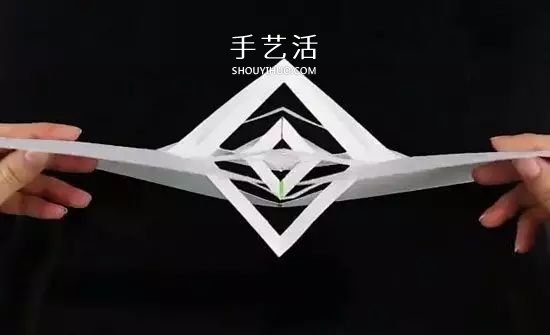 只用一張卡紙做3D旋轉裝置 打開閉合就會轉動 -  itrip.net.cn