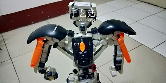 晚晨的創(chuàng)意DIY：廢舊電腦鍵盤鼠標制作機器人 -  itrip.net.cn